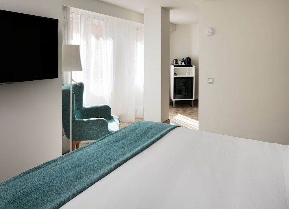 Фото Nh Madrid Zurbano