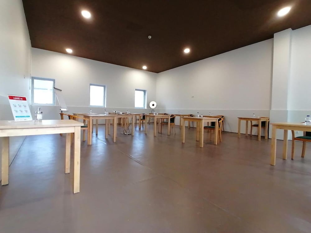 Фото Basic Braga by Axis