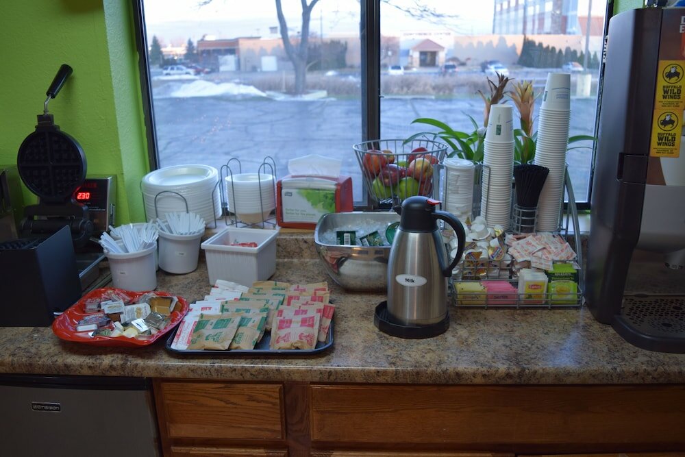 Фото Super 8 by Wyndham Saginaw