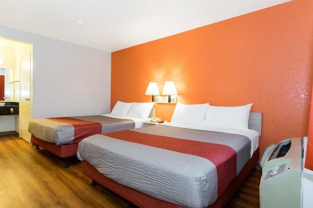 Фото Motel 6 Anaheim, Ca - Fullerton East