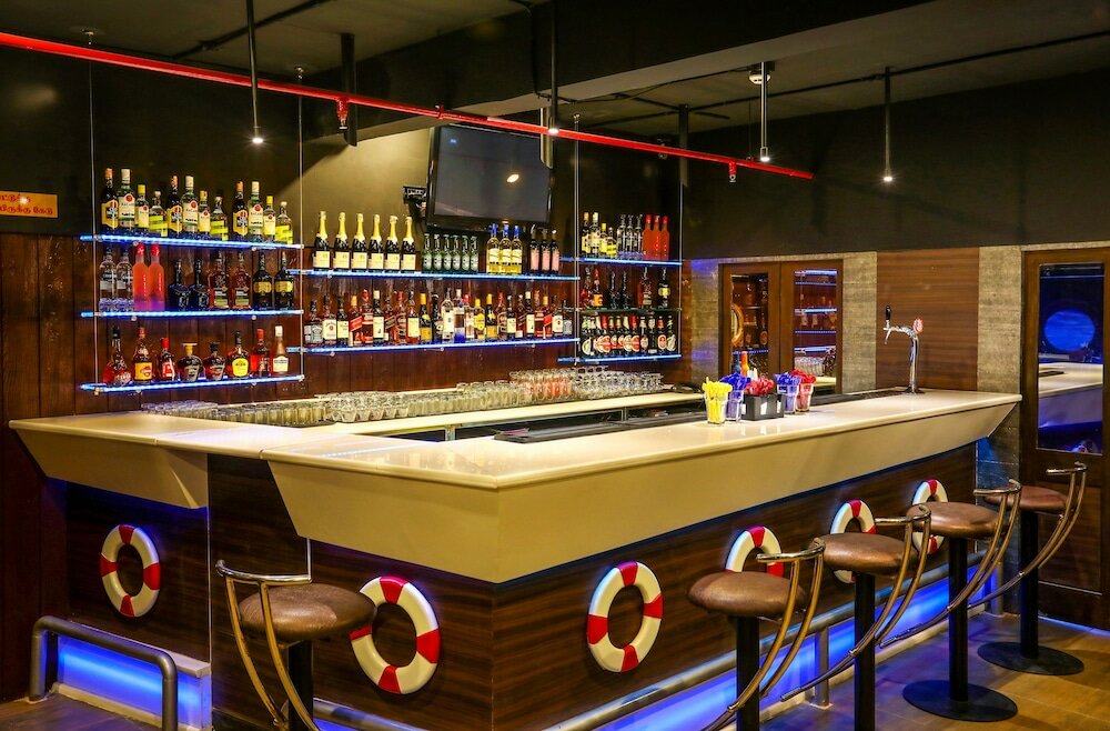 Фото Hotel Aadithya