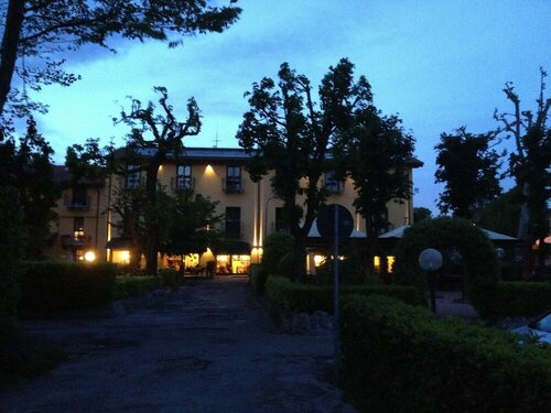 Внешний вид отеля Hotel Ristorante Vecchia Riva в Варезе, фото 2
