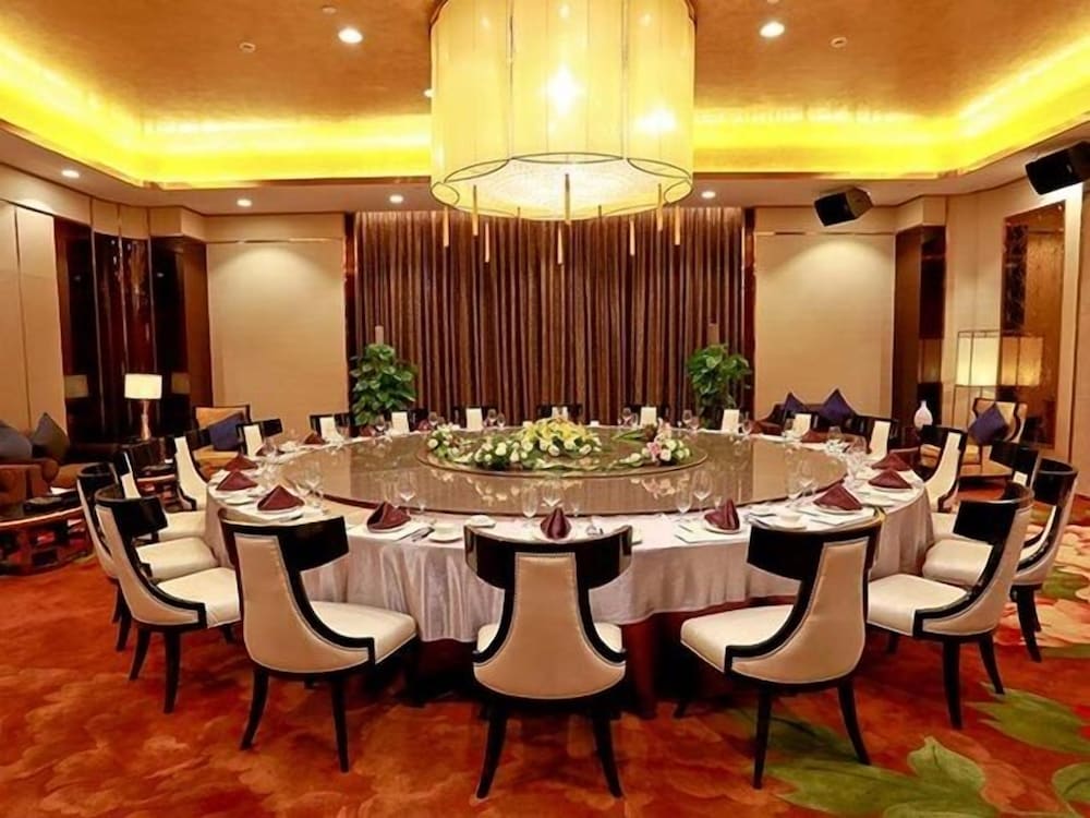 Фото Jin Jiang International Hotel Urumqi