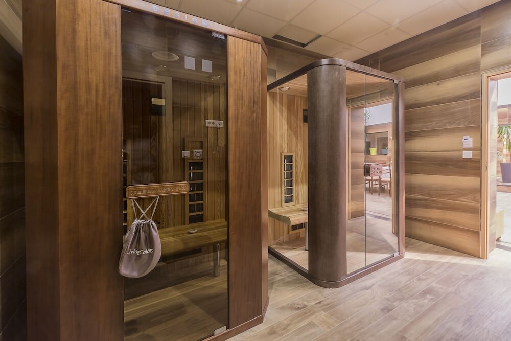 Фото Hotel Lirak