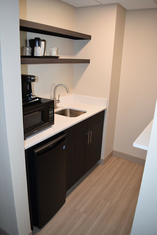 Фото BridgePointe Hotel & Marina