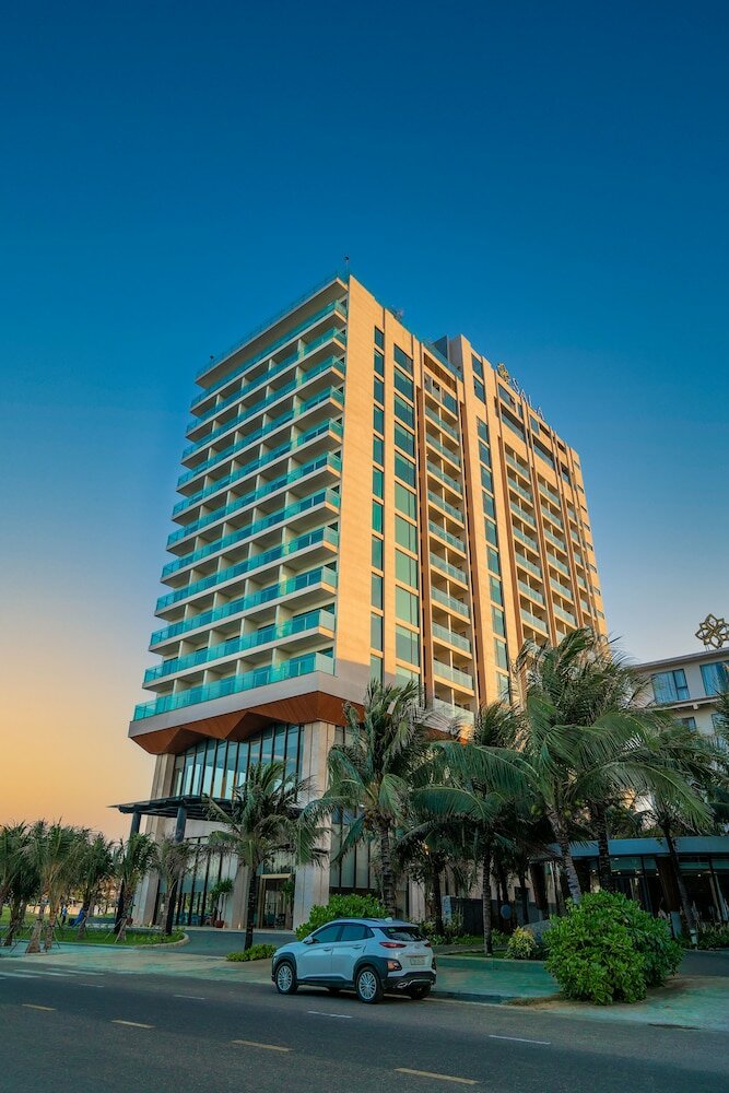 Фото Sala Grand TuyHoa Hotel