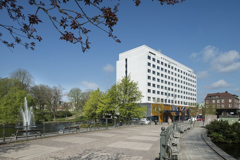 Фото отеля 2