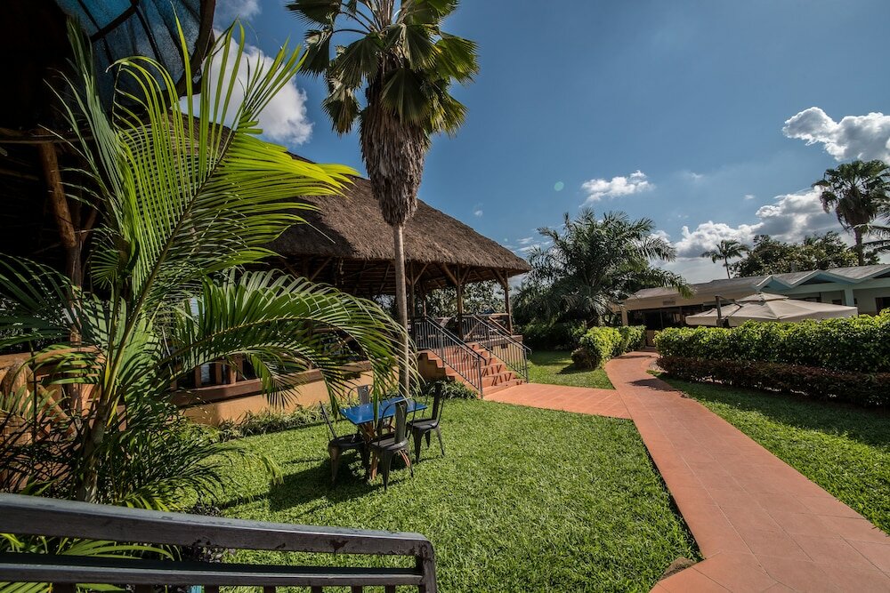 Фото Dolphin Suites