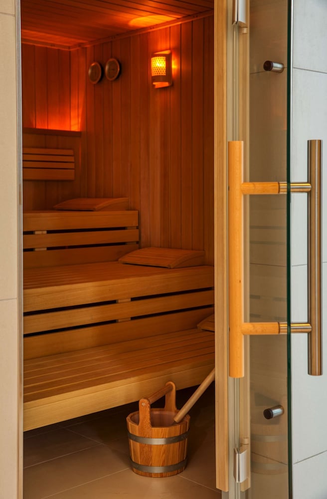 Фото IntercityHotel Amsterdam Schiphol Airport