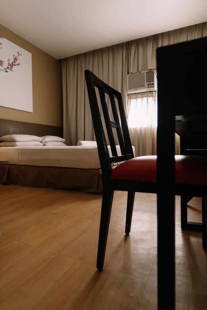 Фото Dynasty Tourist Inn