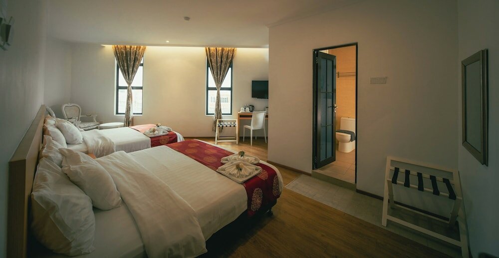 Фото 1 Million Hotel