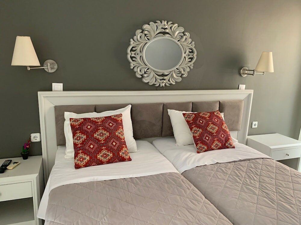 Фото Alkyonides Hotel