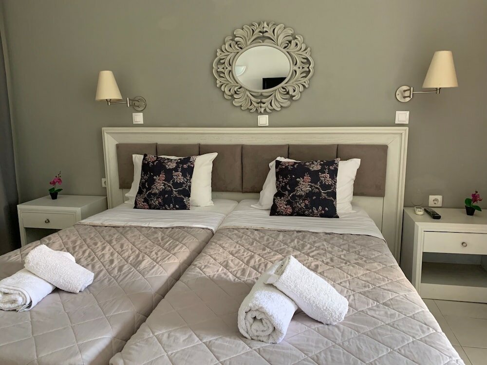 Фото Alkyonides Hotel