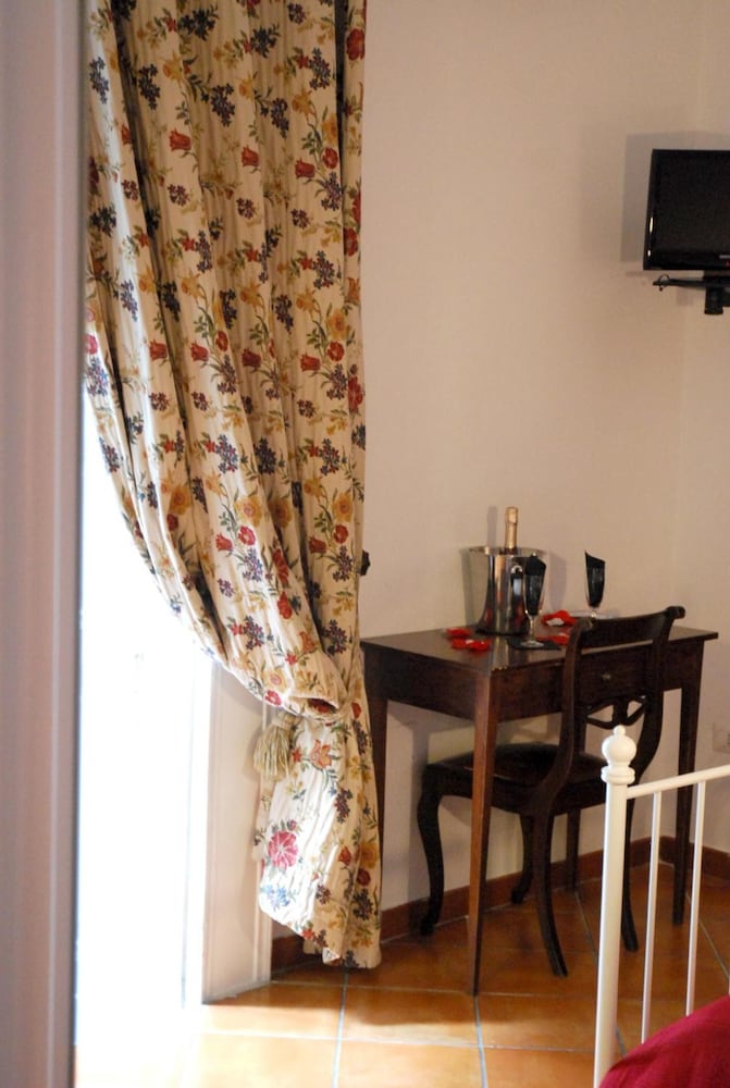 Фото La Locanda Dell'Arte & Victoria House