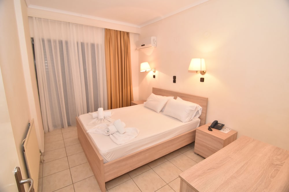 Фото Poseidon Hotel and Apartments