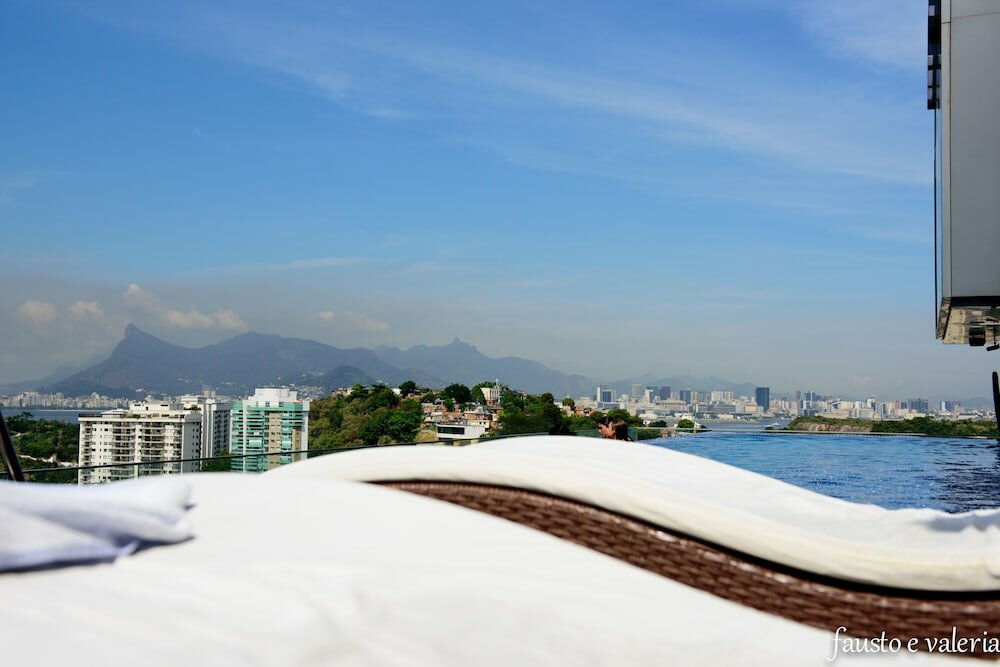 Фото H Niteroi Hotel
