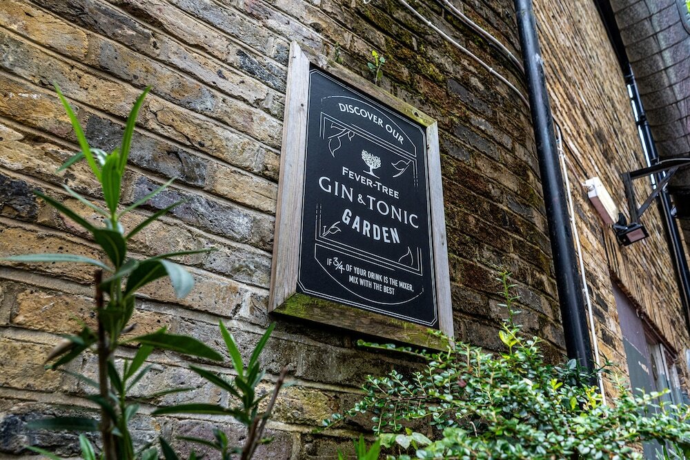 Фото PubLove  The Crown Battersea