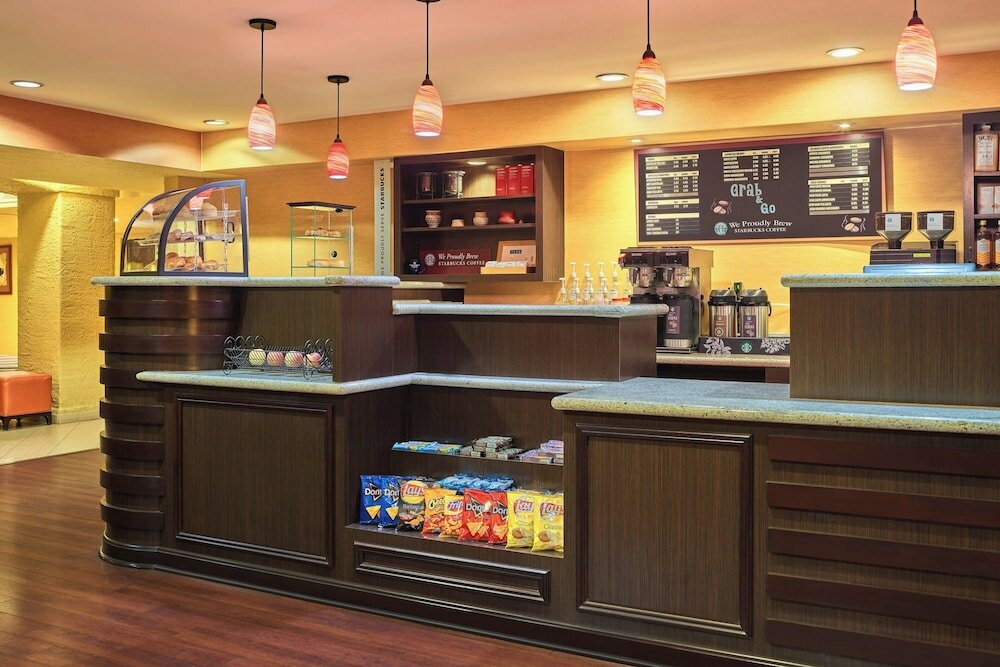 Фото Sheraton Tucson Hotel and Suites