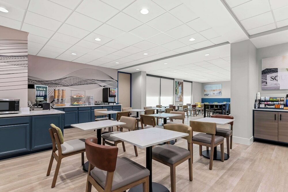 Фото Best Western Sterling Hotel & Suites