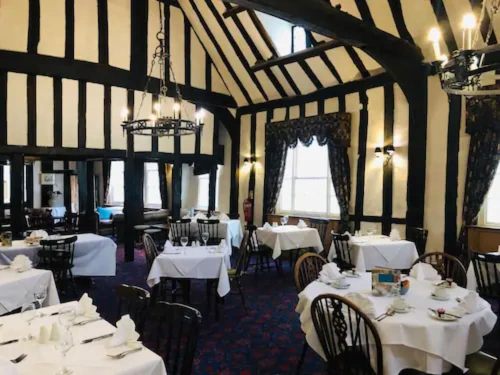 Фото Brook Red Lion Hotel