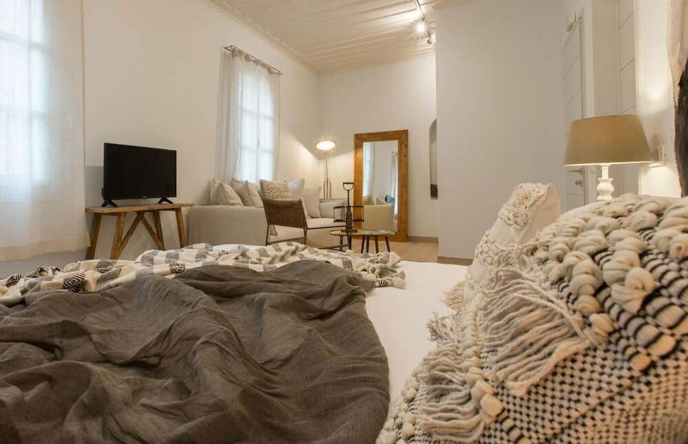 Фото Amymone Suites