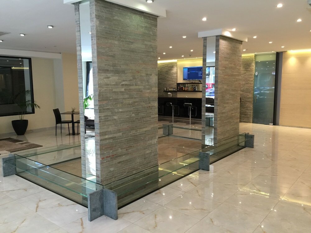 Фото Crystal Tower Hotel