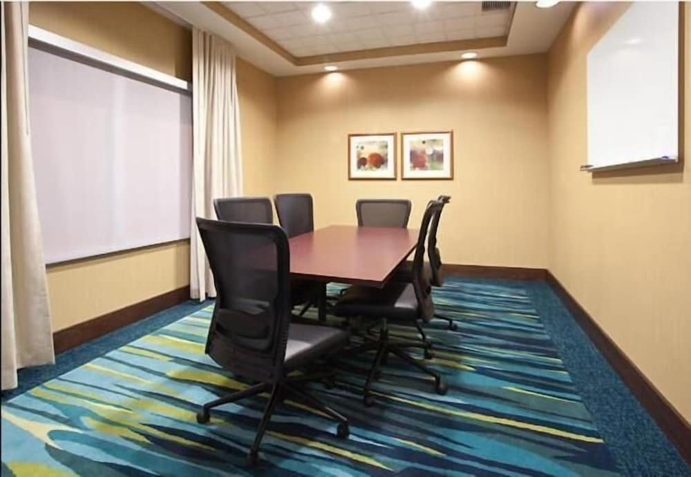 Фото SpringHill Suites by Marriott Portland Airport