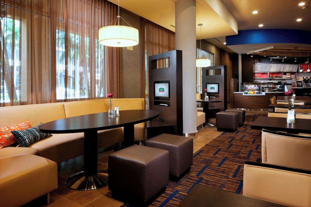 Фото Courtyard by Marriott Miami Dadeland