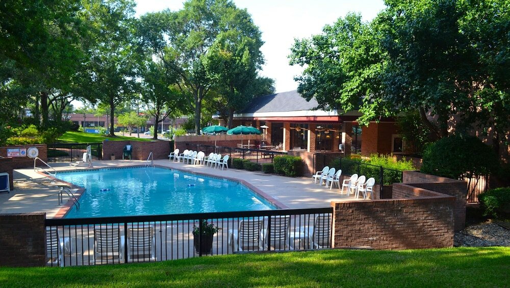 Фото Magnuson Grand Hotel & Conference Center Tyler