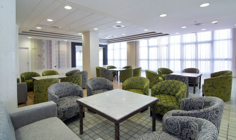 Фото Hotel Puente Real