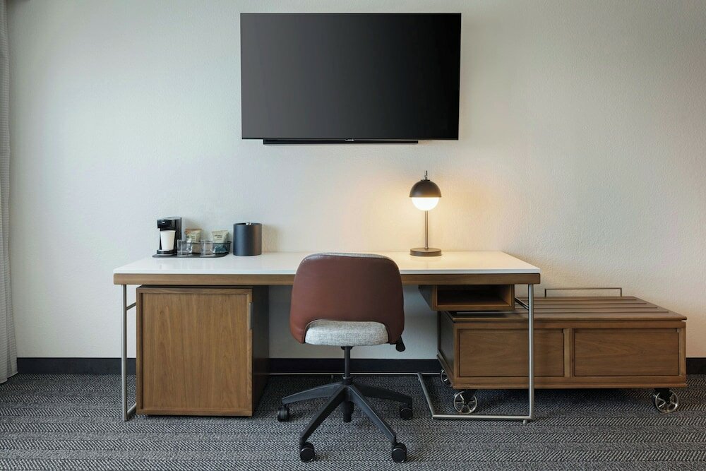 Фото Courtyard by Marriott Little Rock Downtown