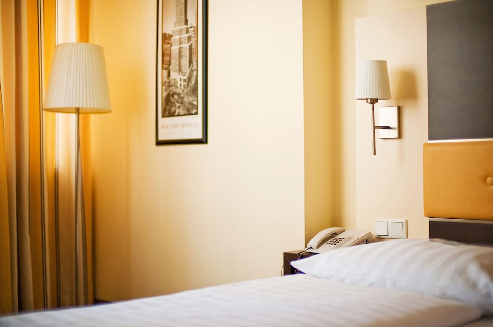 Фото Bristol Hotel Frankfurt