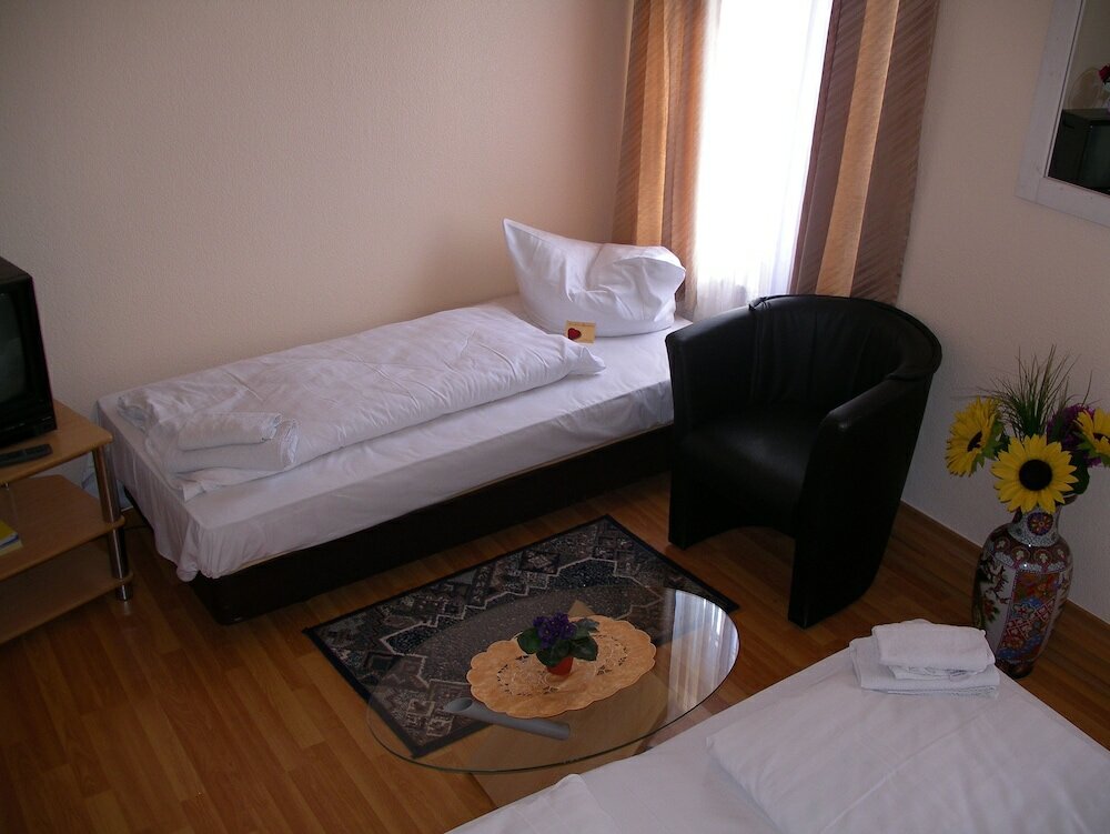 Фото Hotel garni Djaran