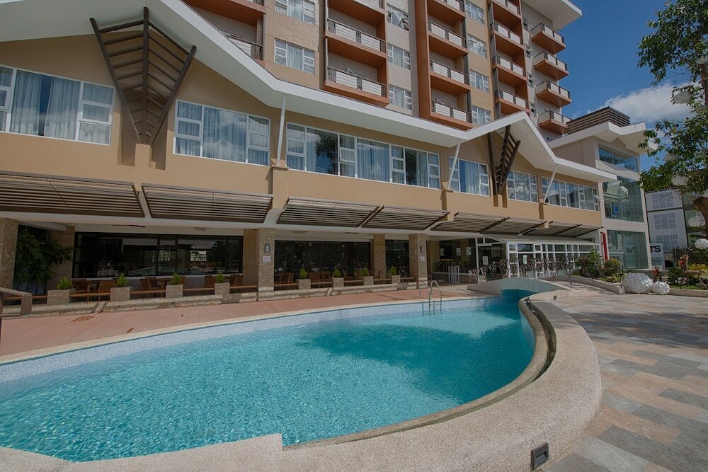 Фото Newtown Plaza Hotel