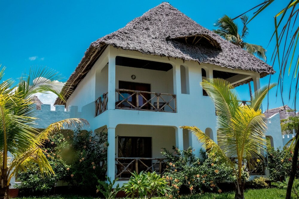 Фото Uroa Bay Beach Resort