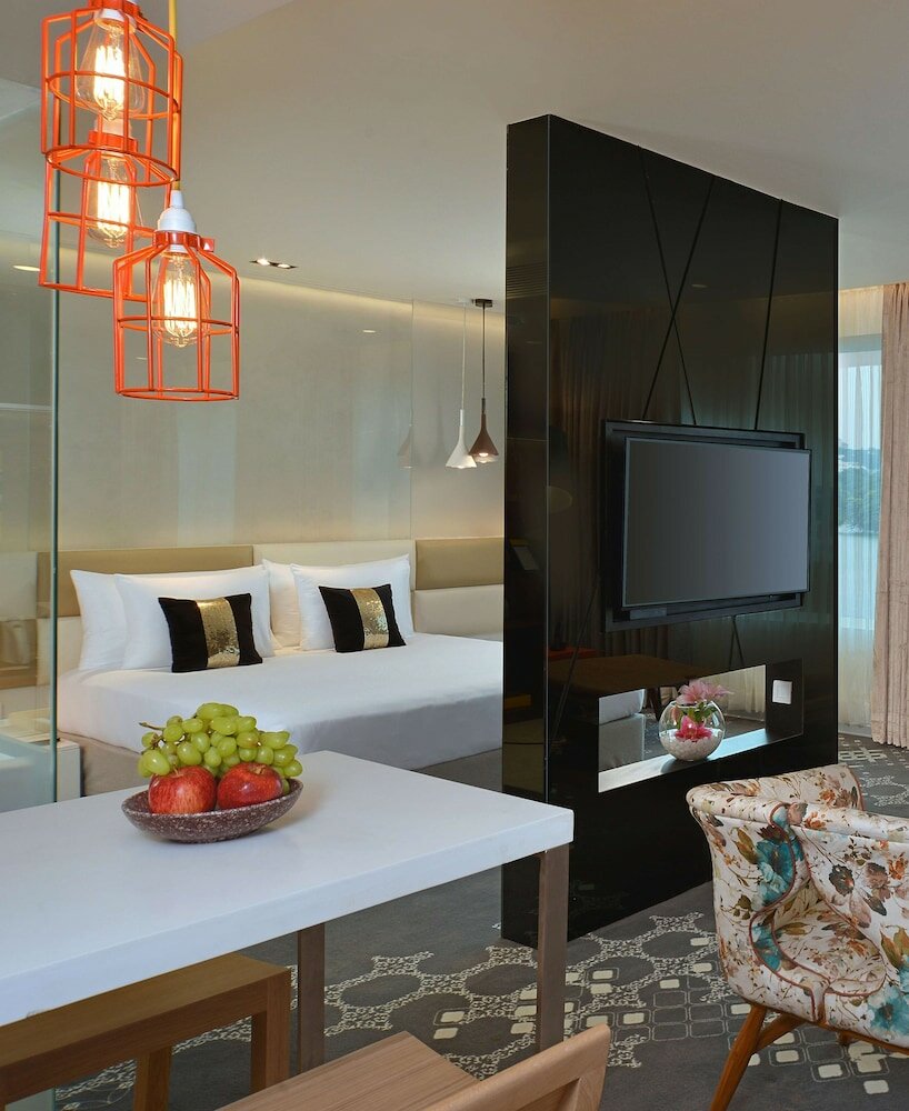 Фото Radisson Hotel Bengaluru City Center