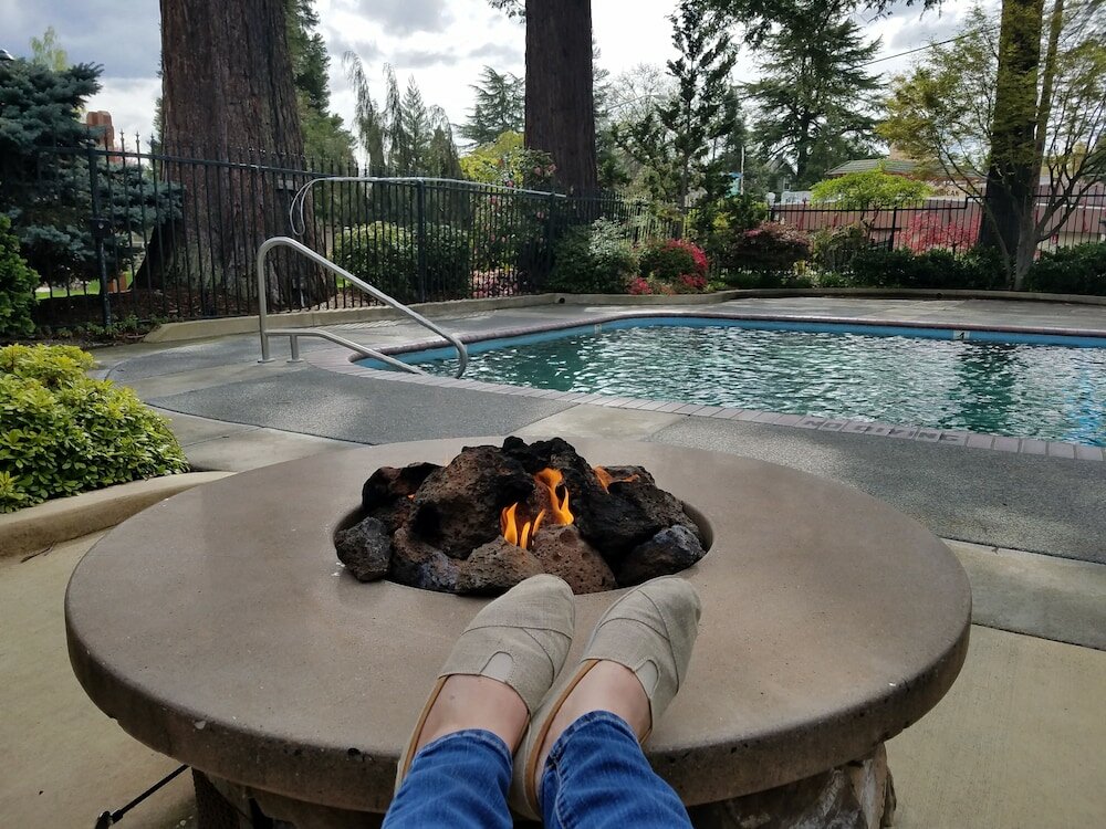 Фото Redwood Hyperion Suites