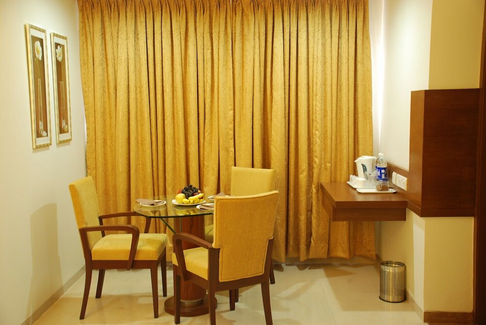 Фото Oriental Residency Hotel