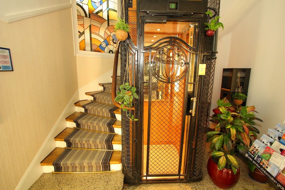 Фото Hotel Virgina