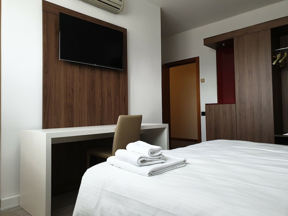 Фото Albergo Delle Alpi