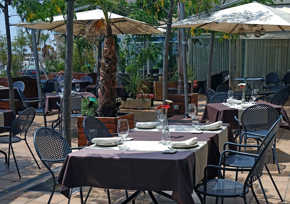 Фото Port Sitges Hotel