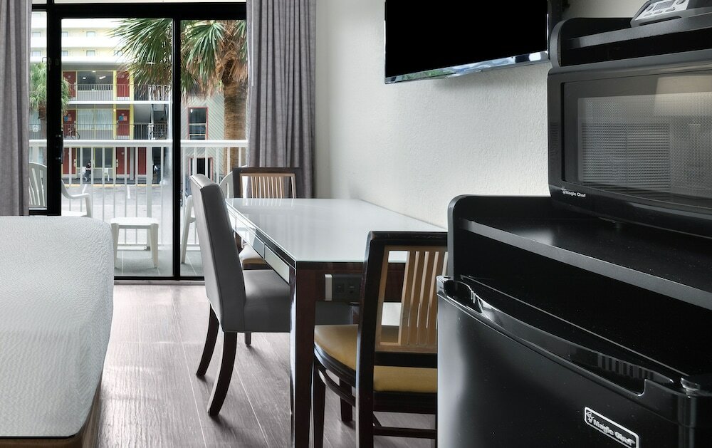 Фото Captain's Quarters Resort