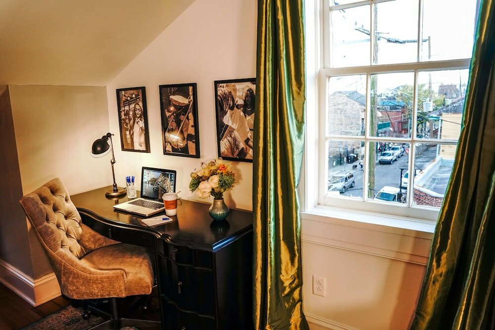 Фото Royal Frenchmen Hotel and Bar