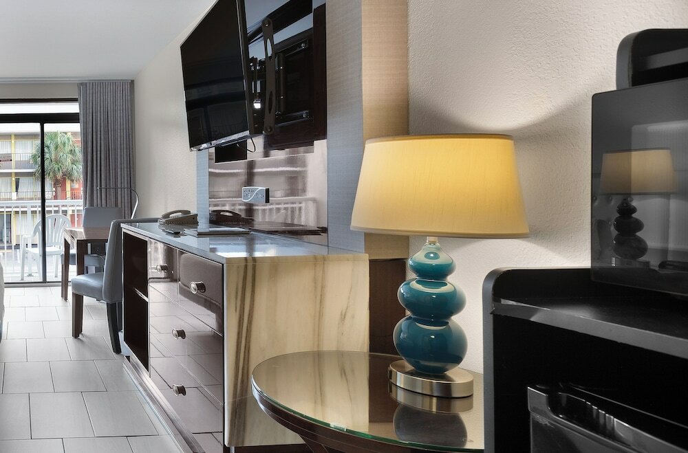 Фото Captain's Quarters Resort