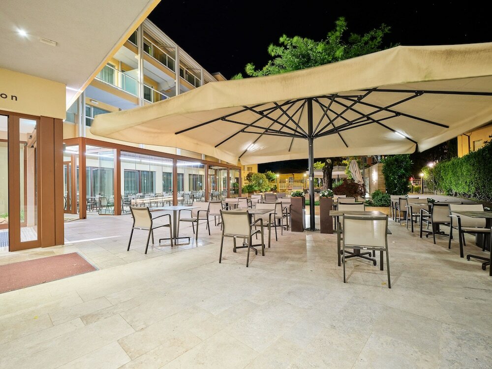 Фото Hotel Bisesti