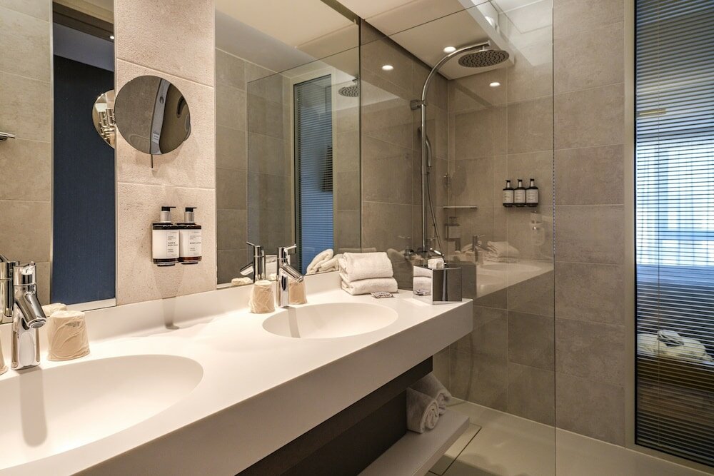 Фото Voco Strasbourg Centre The Garden, an Ihg Hotel