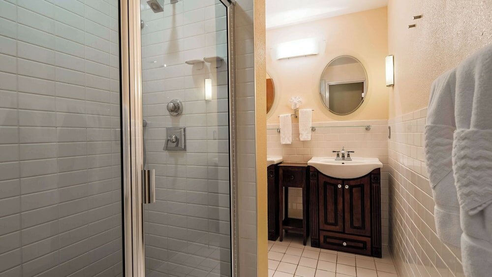 Фото Best Western Plus Plaza by the Green