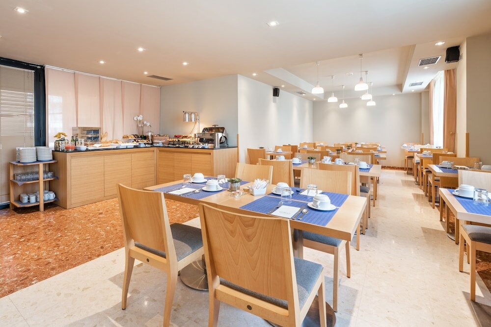 Фото Apartahotel Exe Campus San Mamés