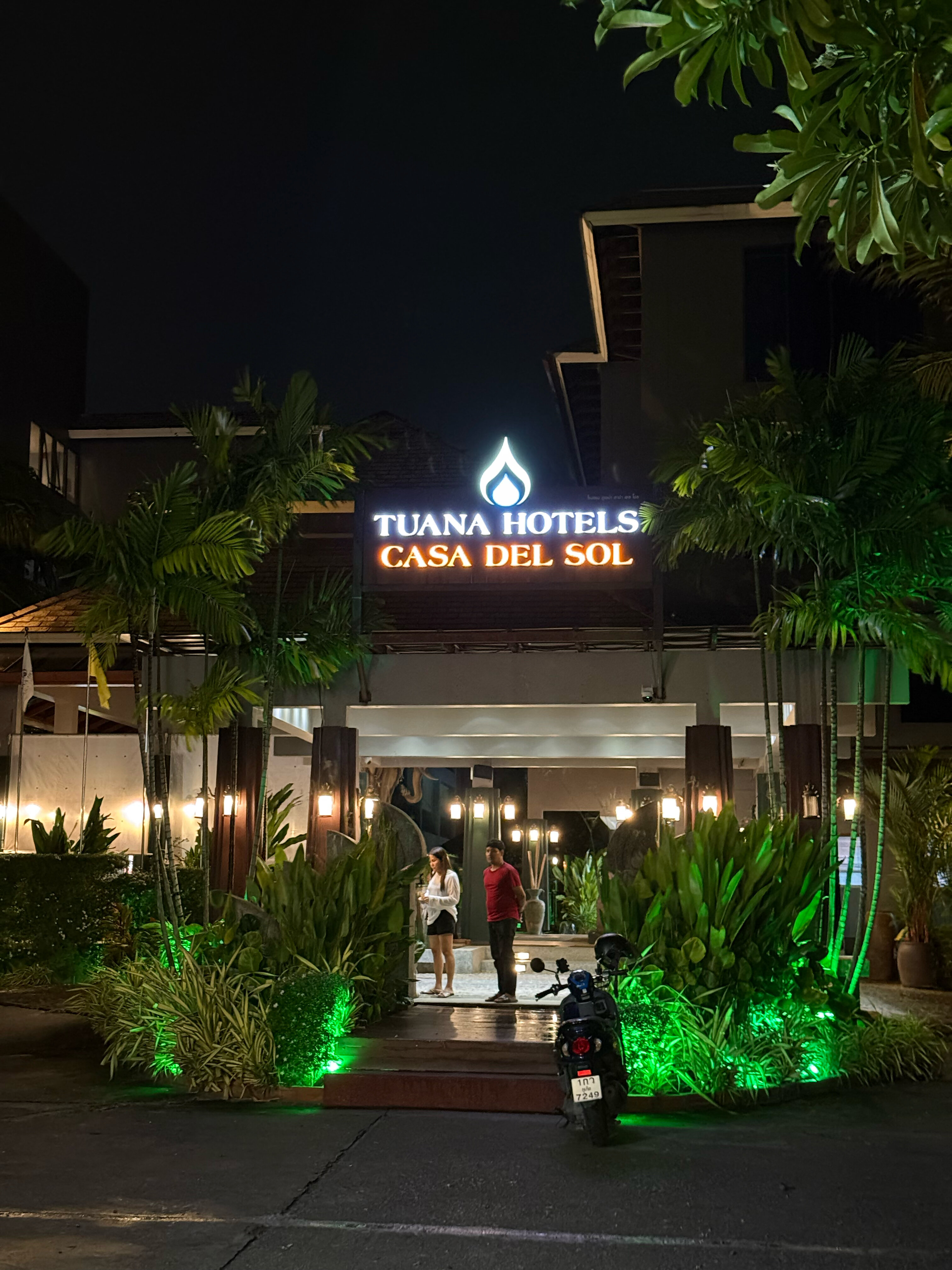 Фото отеля 1