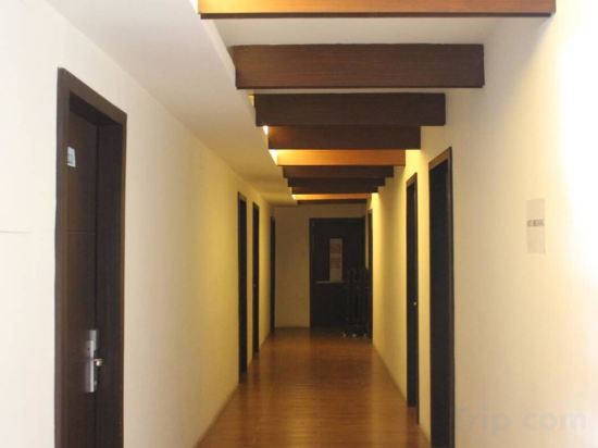 Фото Tacloban Plaza Hotel